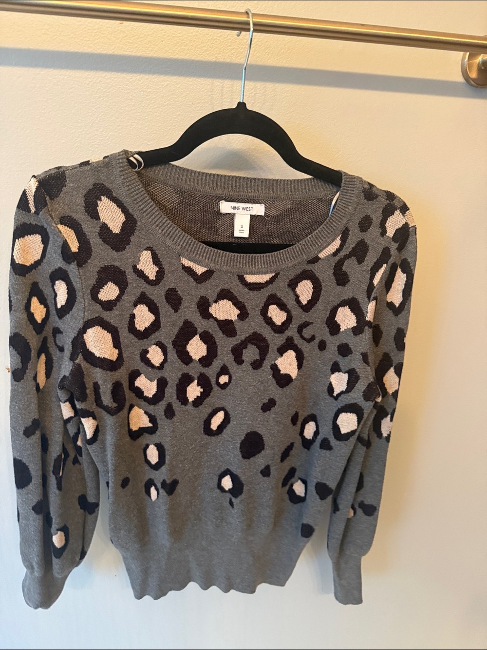 Nine West Gray Leopard Print Crewneck Sweater with Pink Accents